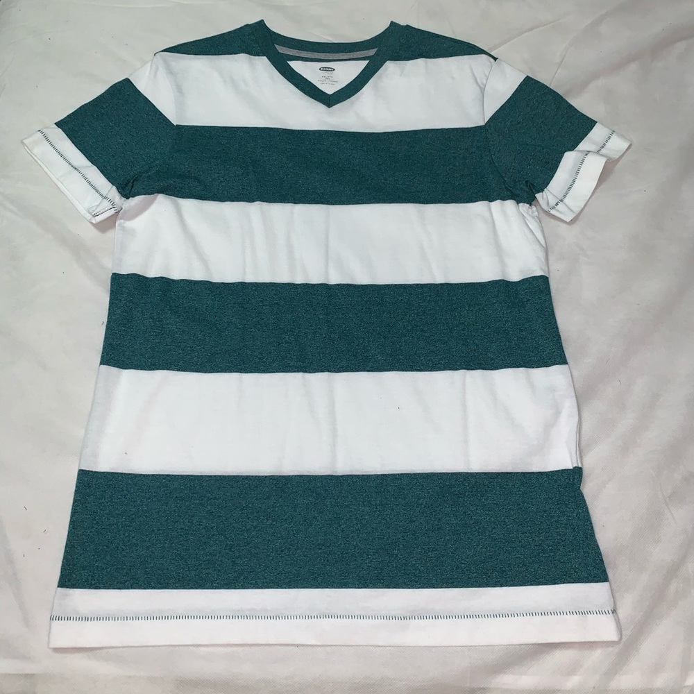 Old Navy T-Shirt